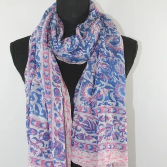 Versatile India Print 100% Cotton Fabric, 45 x 72 inches, Floral Print - Picture 1 of 5